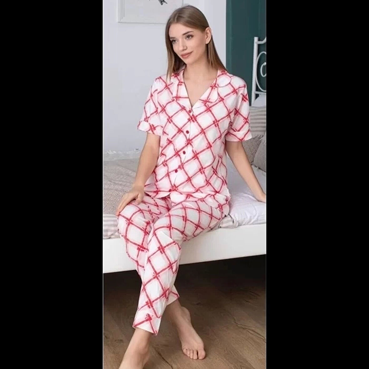 Freshness 105 Baklava Desenli Patlı Kısa Kol Pijama Takımı