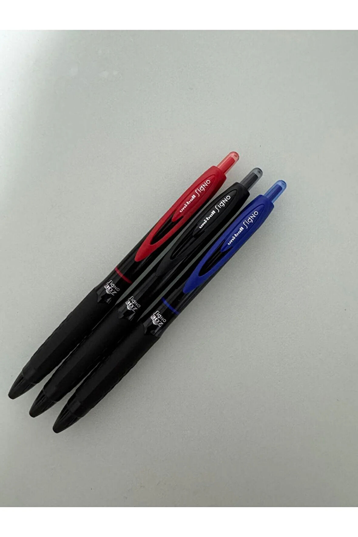 Uni-Ball Roller Kalem Signo 307 Jel Mekanik 0.7 MM 3 RENK (Mavi, Siyah, Kırmızı)