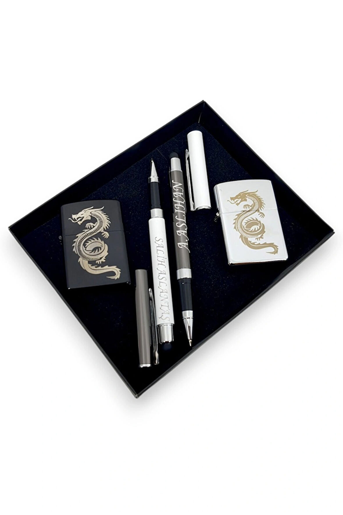 2 İsme Özel Touchpen Tükenmez Kalem 2 Ejderha Desenli Benzinli Çakmak 4 Parça Kişiye Özel Set