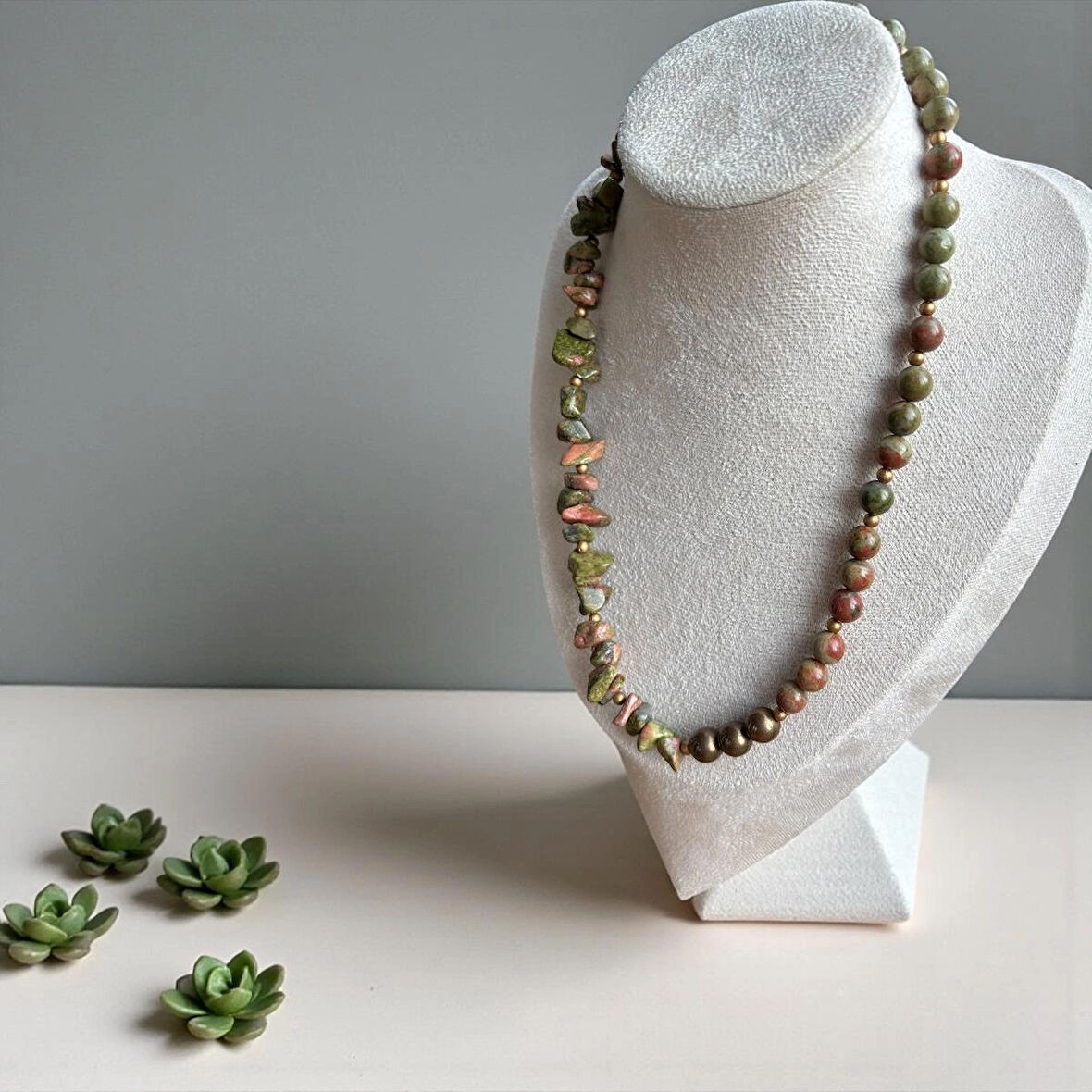  Gold Dokunuşlu Unakit Kolye