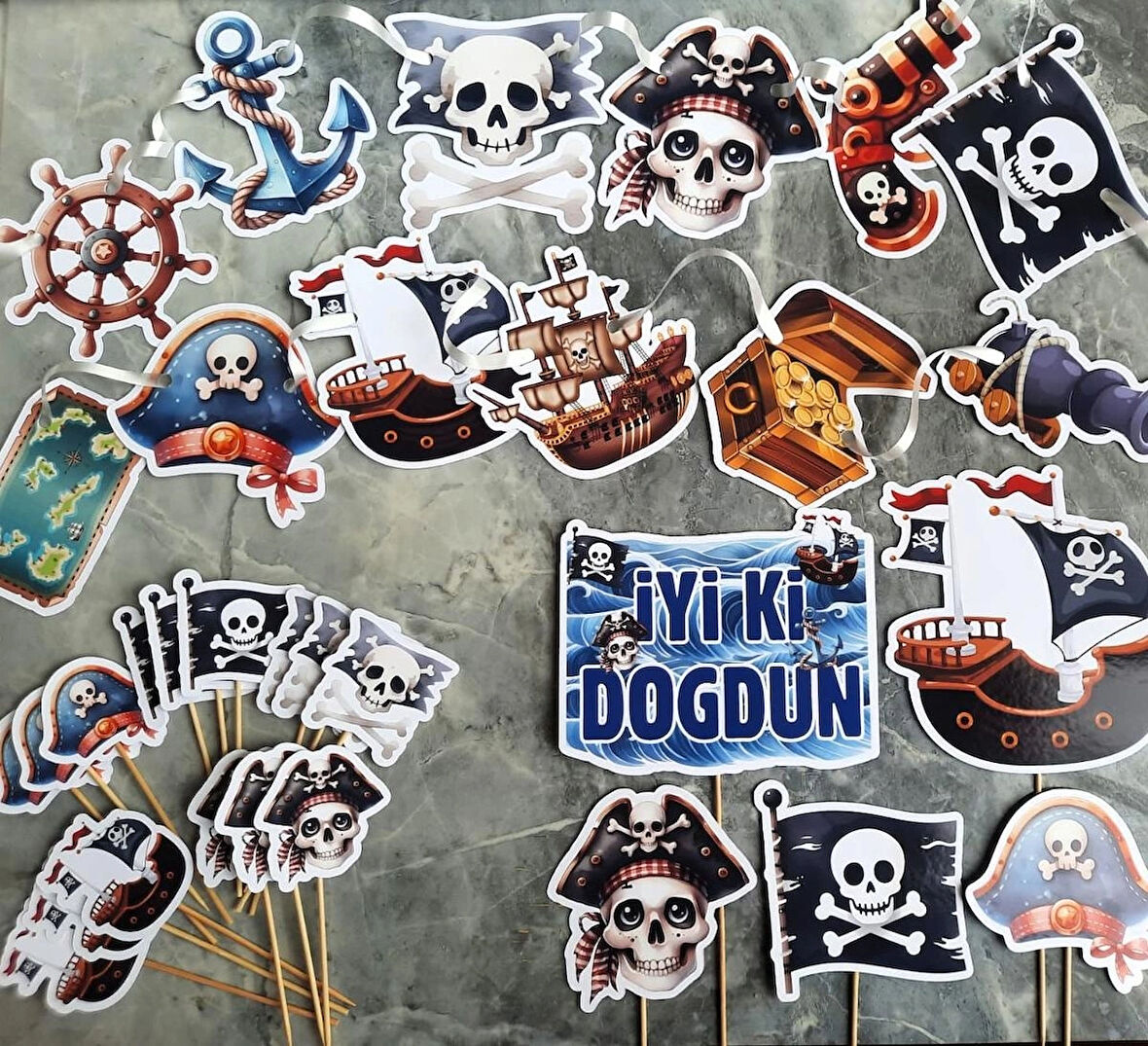 32 Parça Tam Set Korsan Temalı Deniz Kaptan Doğum Günü Seti Banner Pasta Kürdanı Cupcake Süsü Seti