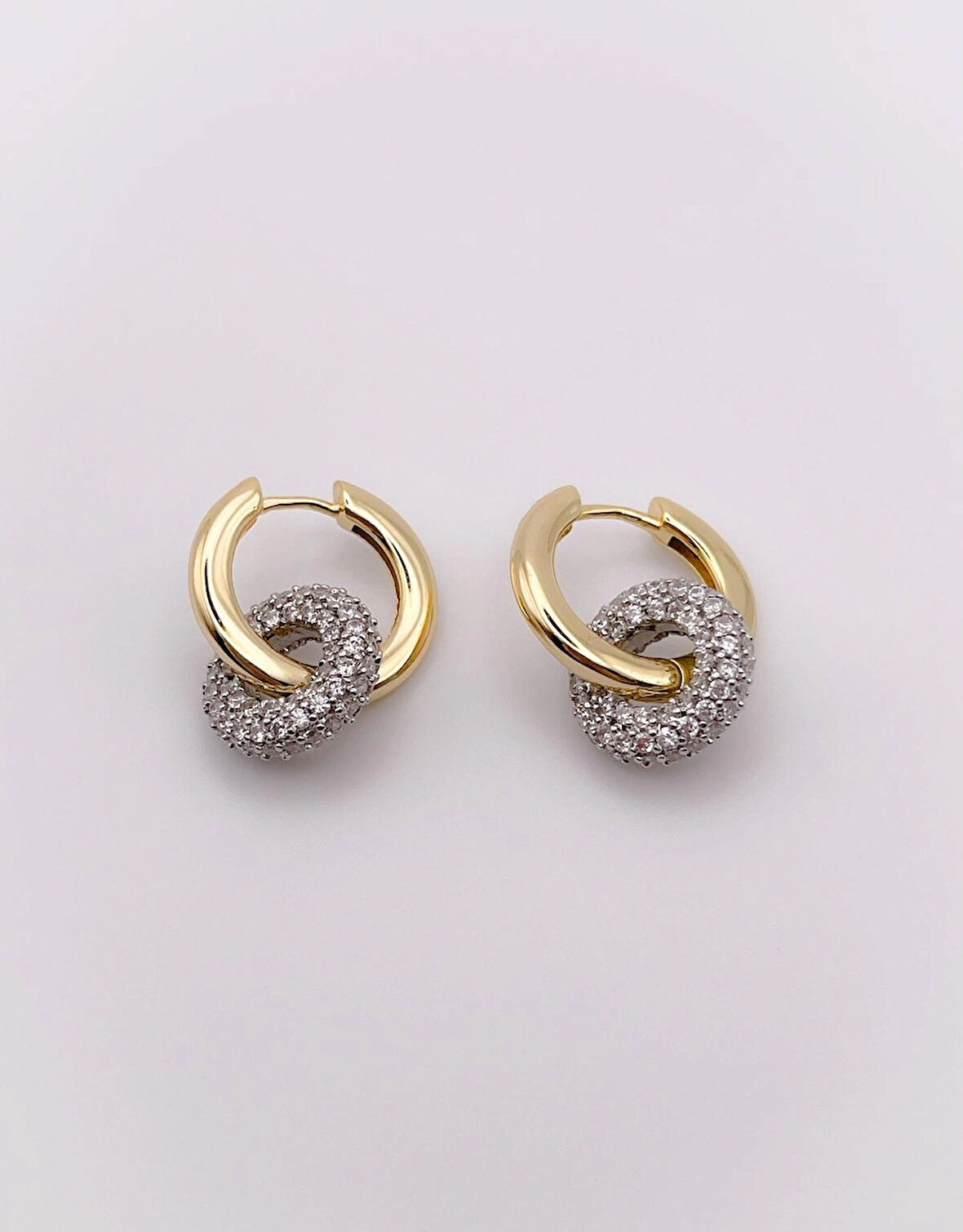 Çelik Özel Seri Taşlı, Sallantılı Gold Küpe