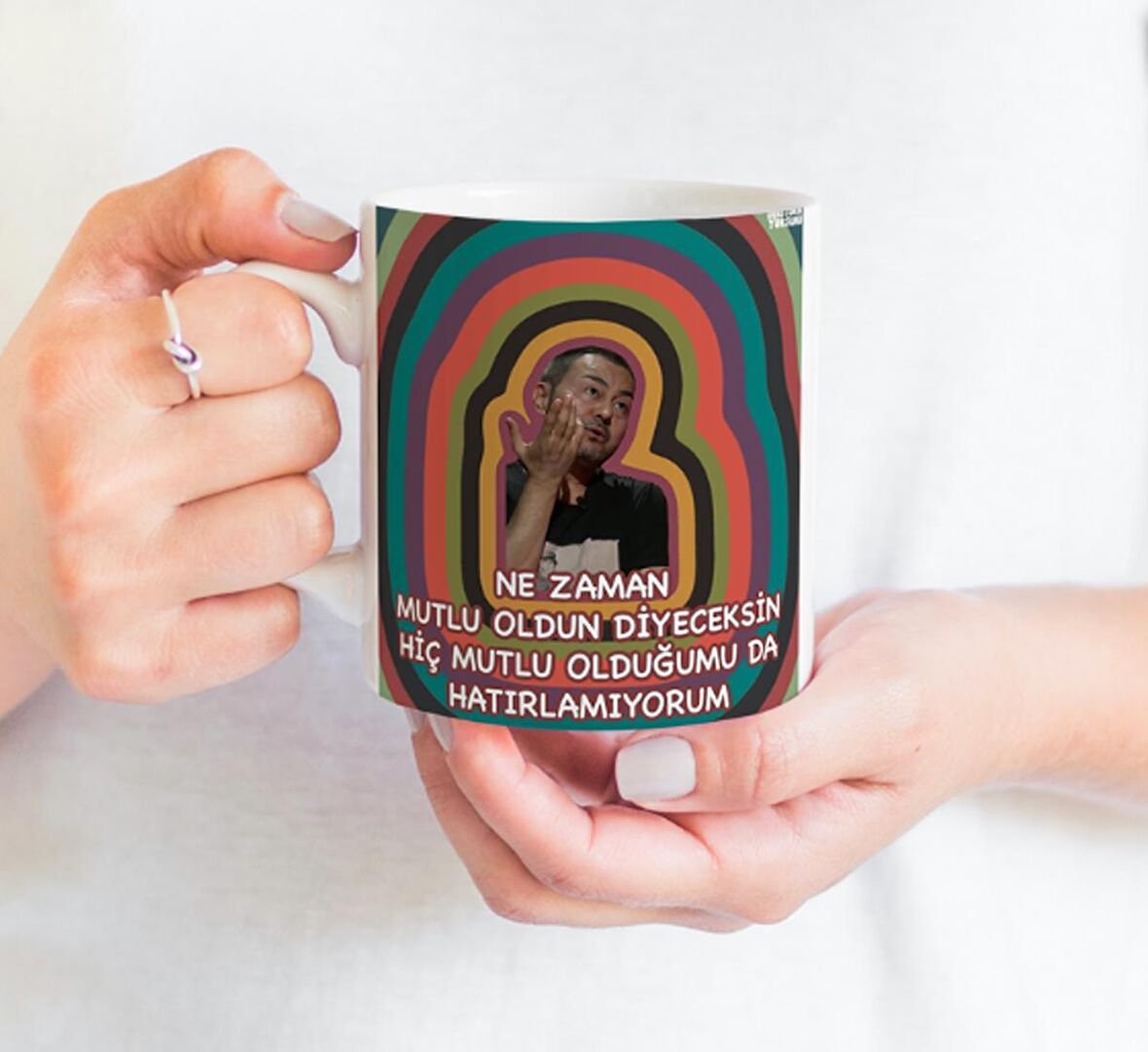 Ne Zaman Mutlu Oldun Diyeceksin-Hiç Mutlu Olduğumu Hatırlamıyorum Serdar Ortaç Baskılı Kupa Bardak
