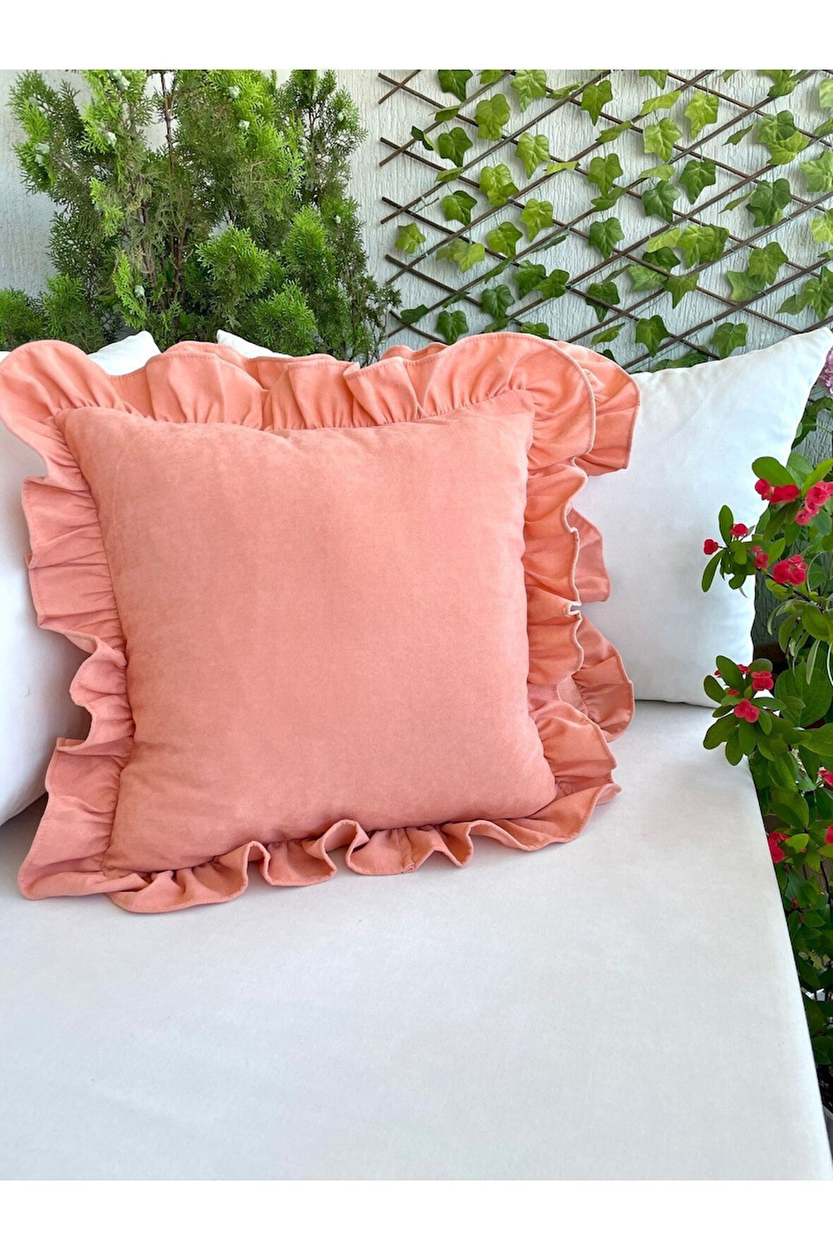 Somon Rengi Vintage Fırfırlı Kırlent Kılıfı