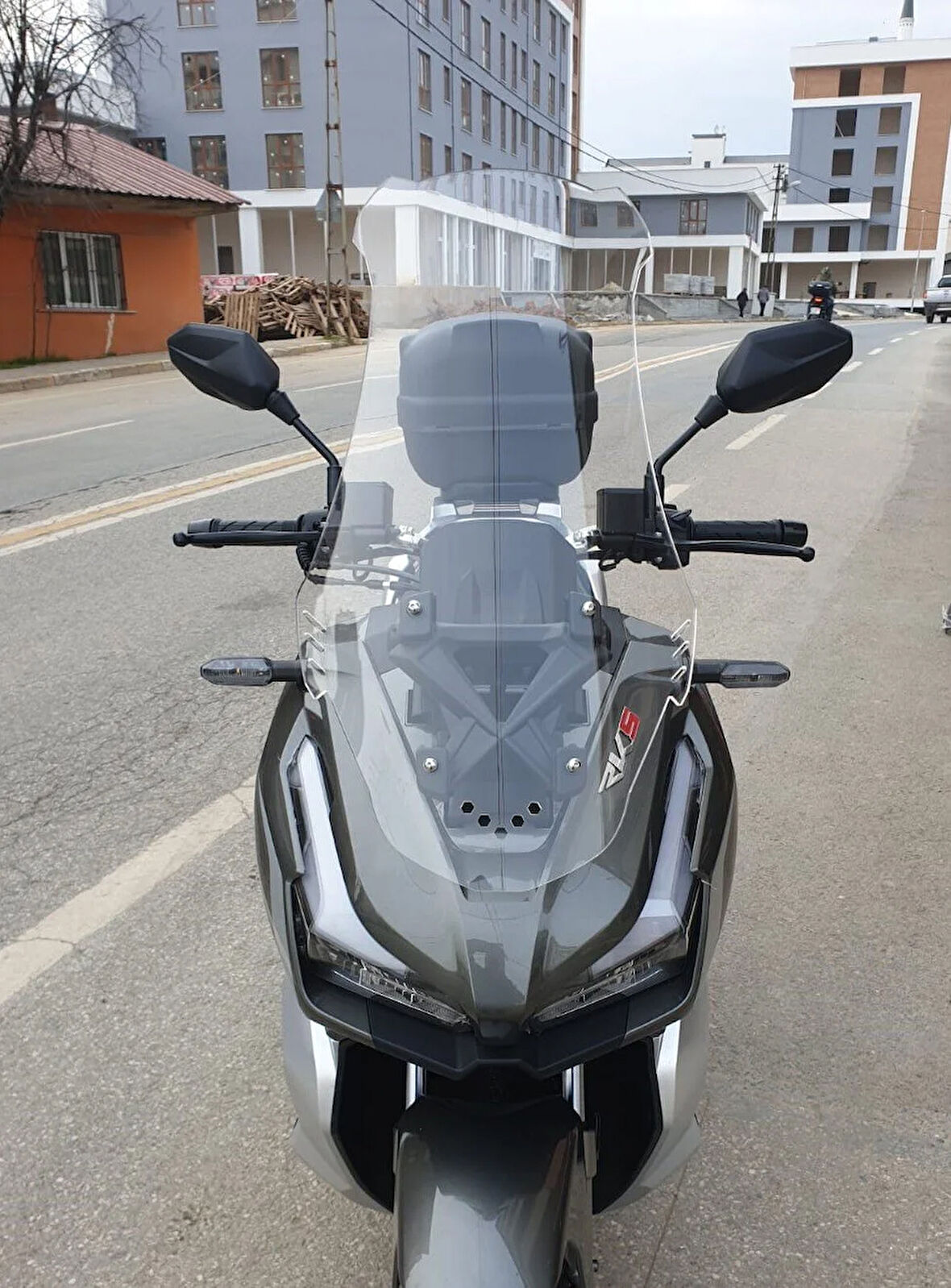 MOTOCAM Kral Arneb 150 Siperlik Ön Cam 2023-2025 Model 75cm Şeffaf Renkli 4mm UZUN CAM