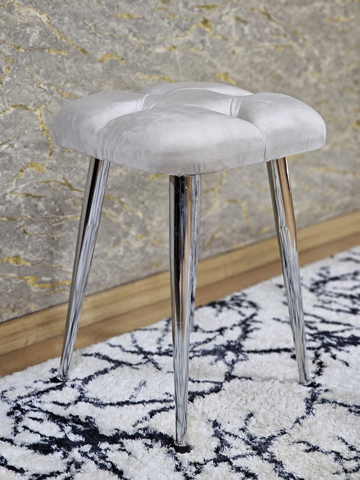 Kare Krom Kaplama Konik Ayaklı Tabure - Oturak - Bar Taburesi - Ayaklı Tabure Krem Renk 48 x 33 Boyut/Ebat