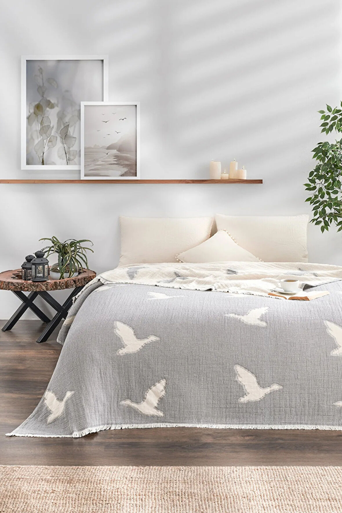 Kuş Desenli Jakarlı Pike Çift Kişilik (240*250CM)