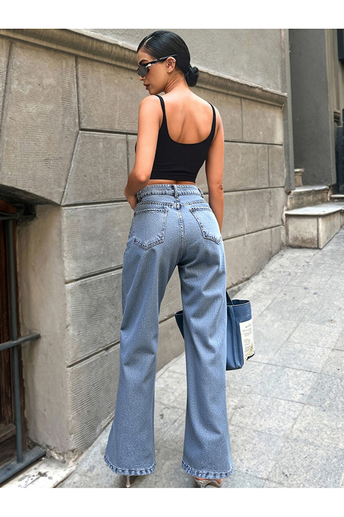 KADIN BEBE MAVİ YÜKSEK BEL YIRTLIKLI BOL PAÇA JEANS PANTOLON