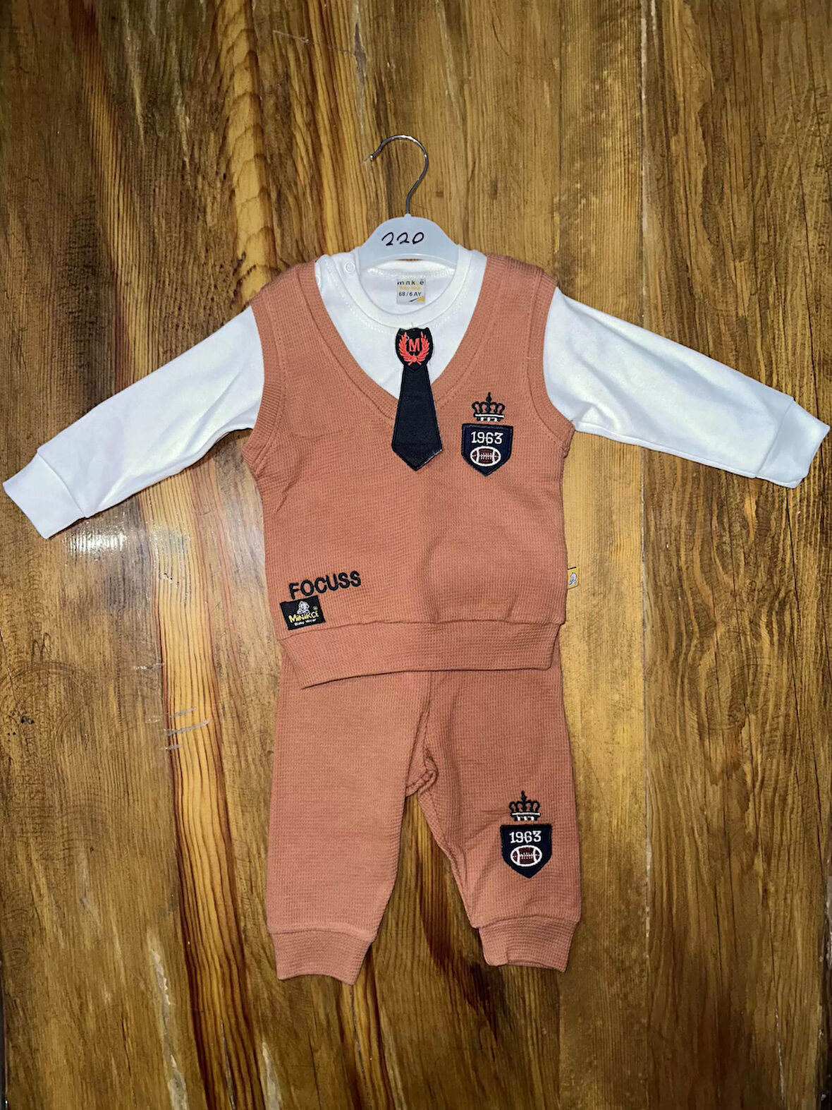 6-24 aylık kravatlı üçlü takım kahve