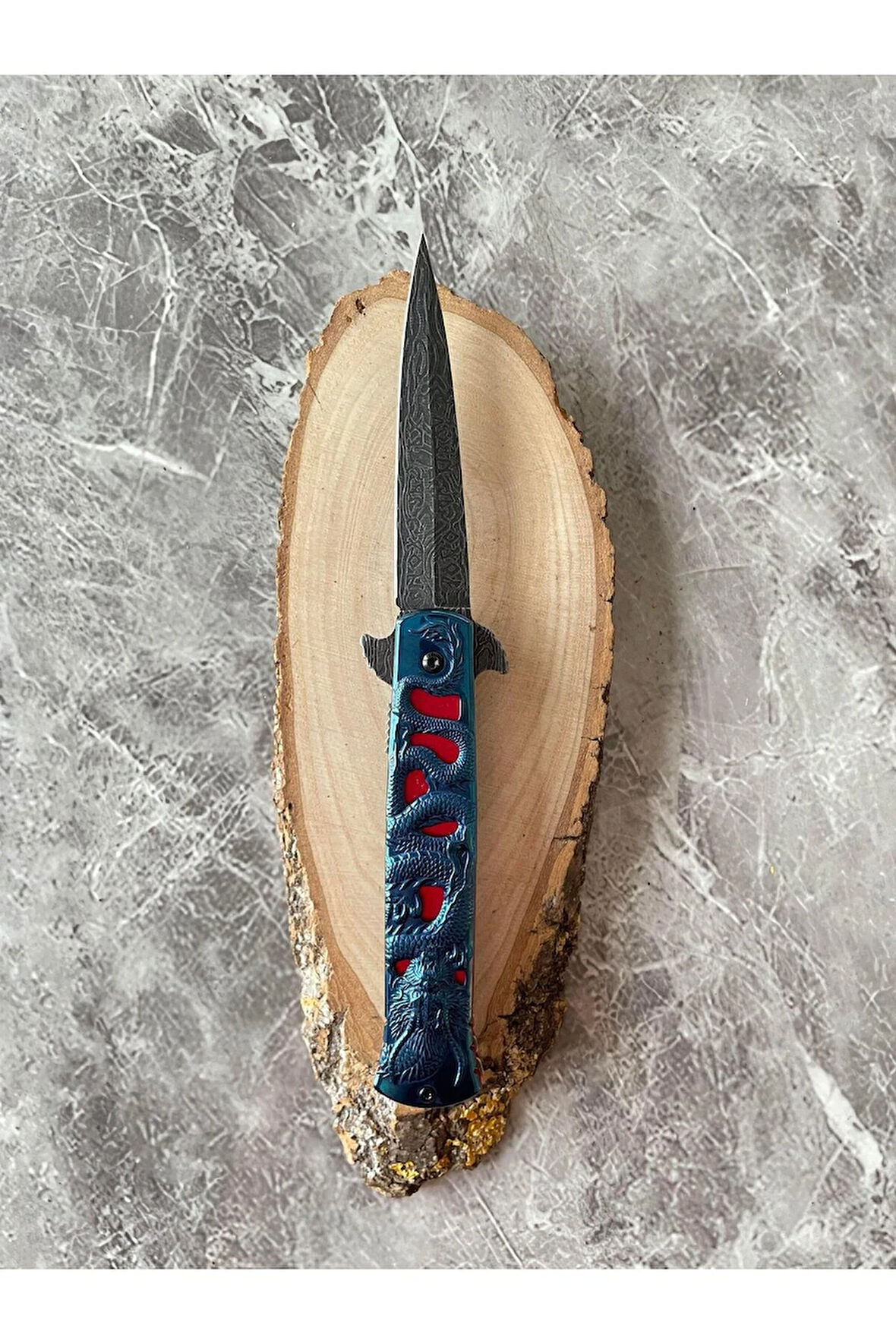 Damascus İşlemeli Kamp Çakısı – Mavi Ejderha Kabze, , Kemere Klipsli, 21,5 cm