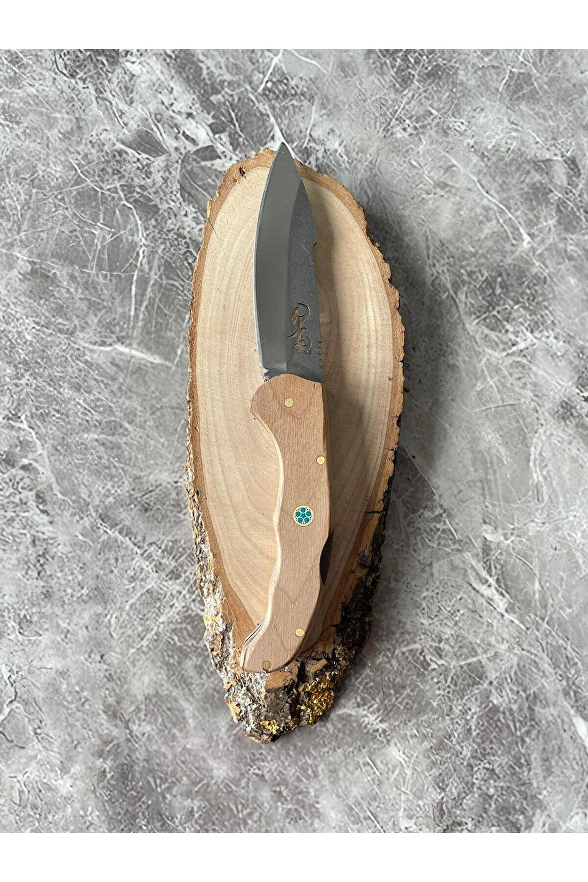 Ceviz Parmak Tutmalı Kabzeli Kamp Çakısı – 9 cm Namlu – Sırttan Kilitli – Kılıflı