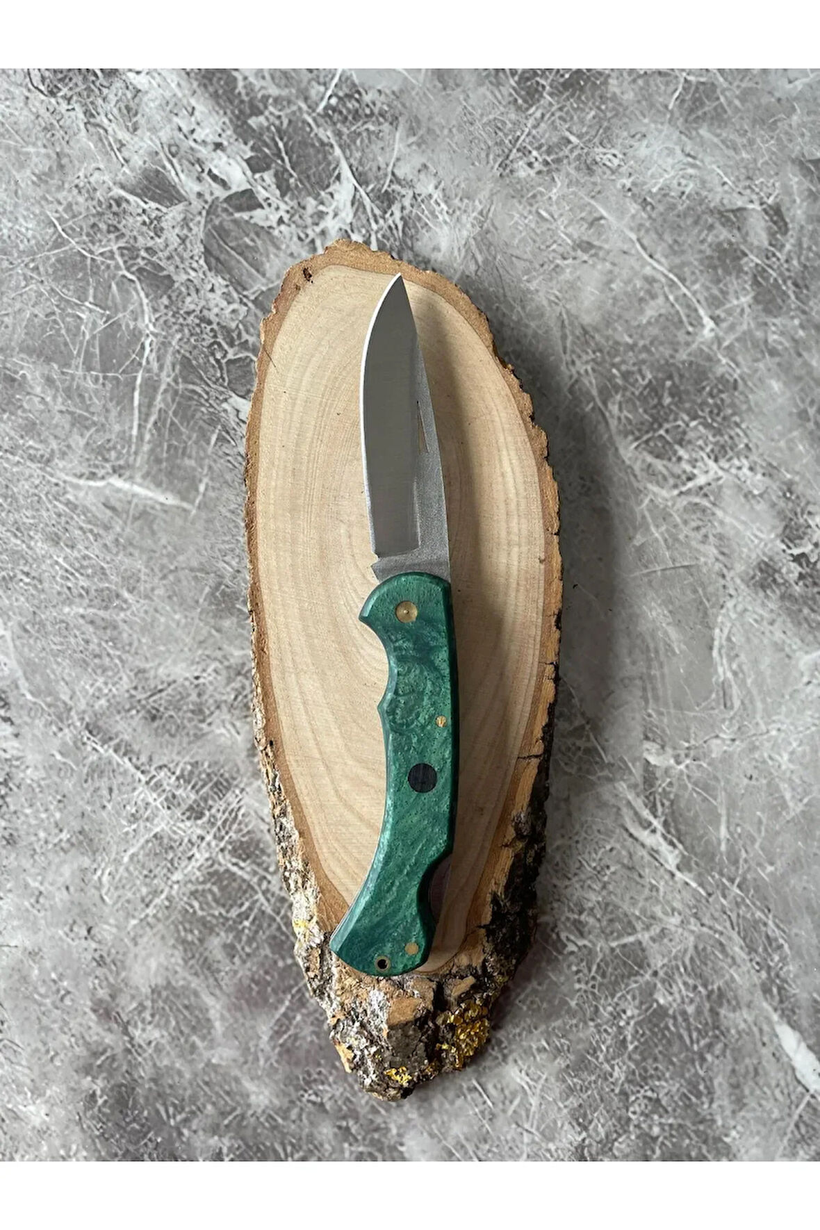 Yeşil Epoksi Kamp Çakısı – 8 cm Namlu – Sırttan Kilitli – Kılıflı