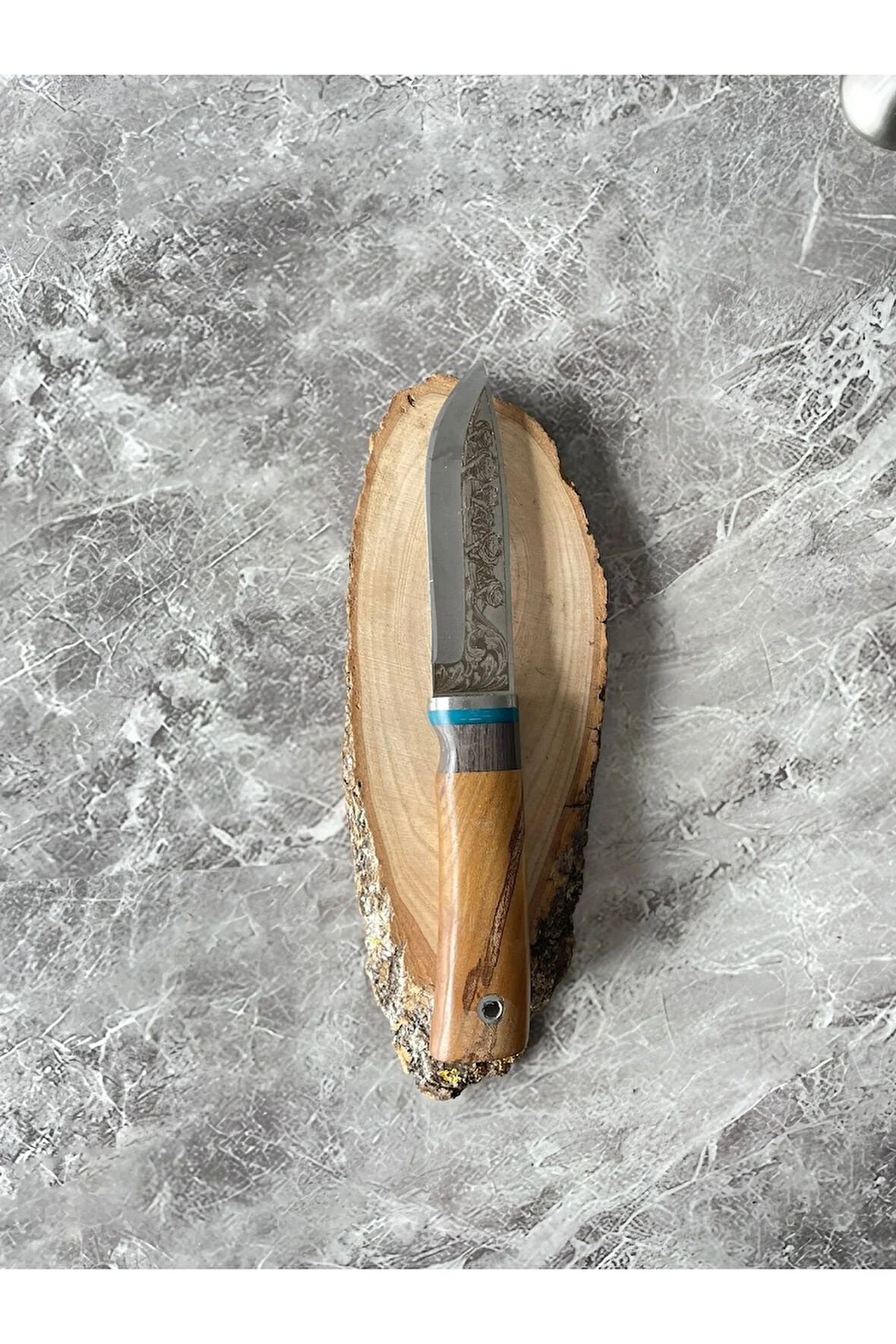 S600 Böhler Çelikli Ceviz Kabzeli Lineer Destekli Kılıflı Kamp ve Av Bıçağı – 22,5 cm