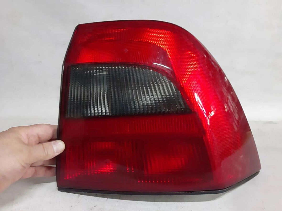 Orjinal Parça Orjinal Marka Opel Vectra B 2002-2001 Sedan Makyajlı Kasa Stop Lambası SAĞ magnetti marelli marka orjinal marka