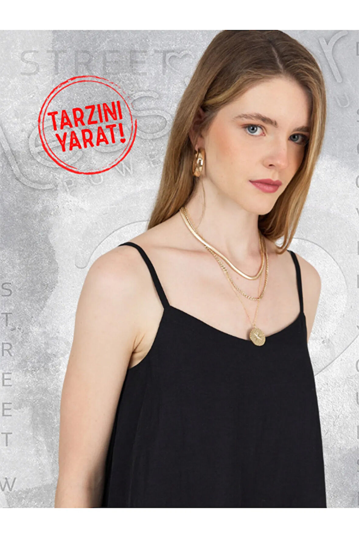 Siyah İnce Askılı Dökümlü Elbise
