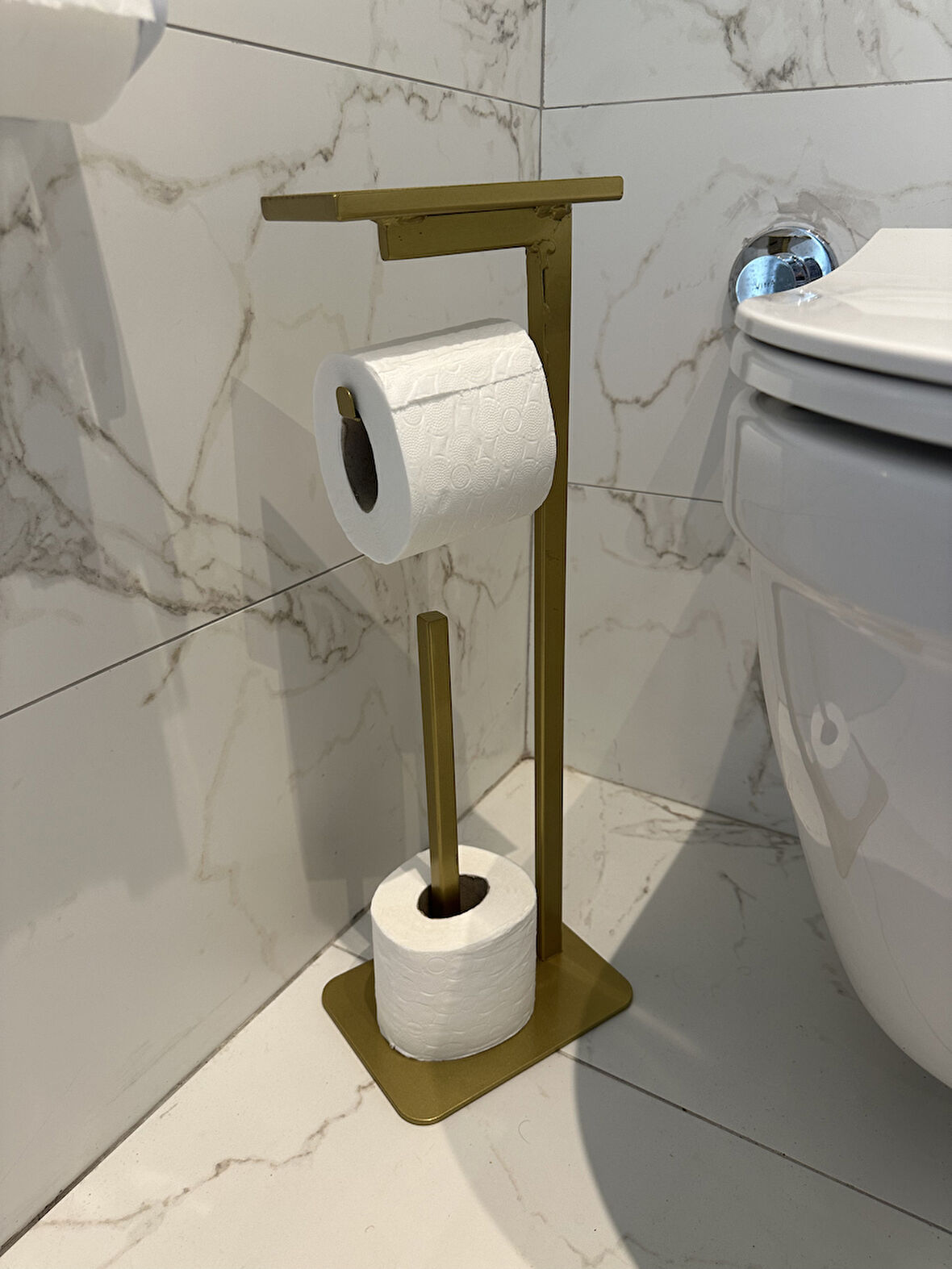 Lilyum Yedekli Aksesuarlıklı Tuvalet Kağıtlık Gold