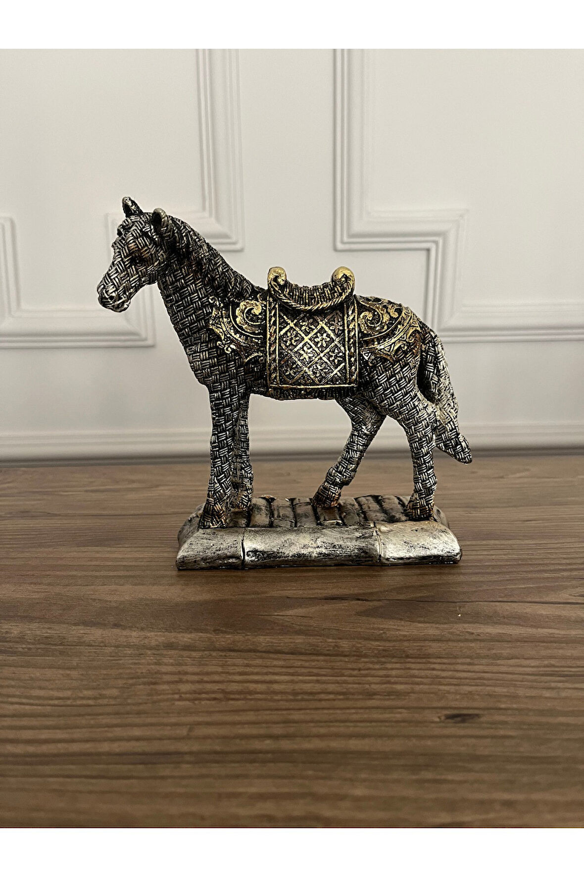 Adeta Yürüyen At Biblosu Simli Gold- 15 X 13 cm (Sola Bakar)