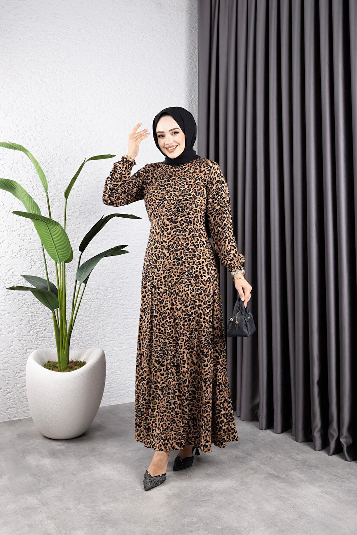 Kadın Fermuarlı Çıtır Leopar Desenli Belden Oturaklı Viskon Tesettür Elbise