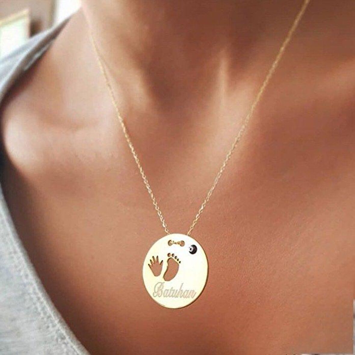 İlk Adım Yeni Doğan İsimli Gümüş Kolye