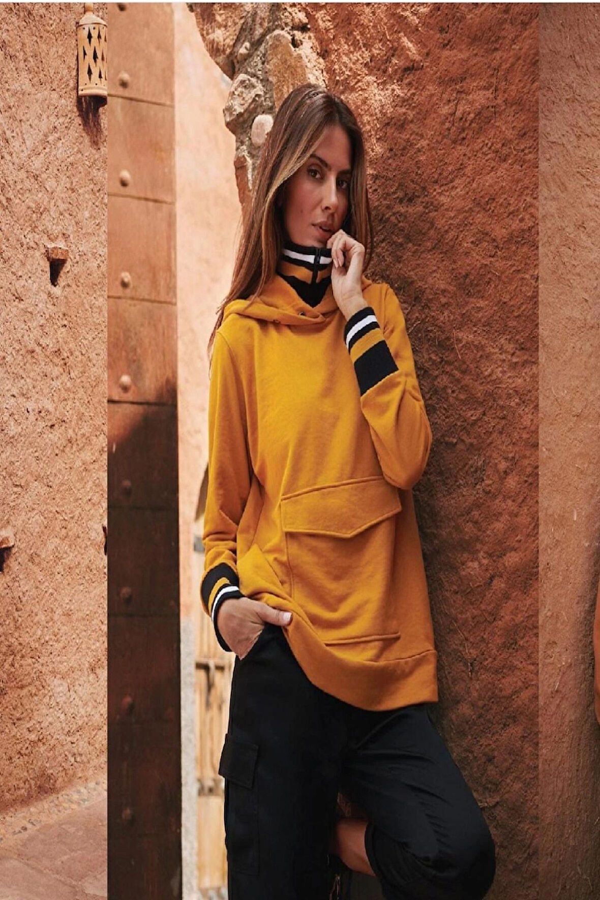  Çift Yakalı Kapşonlu Sweatshirt