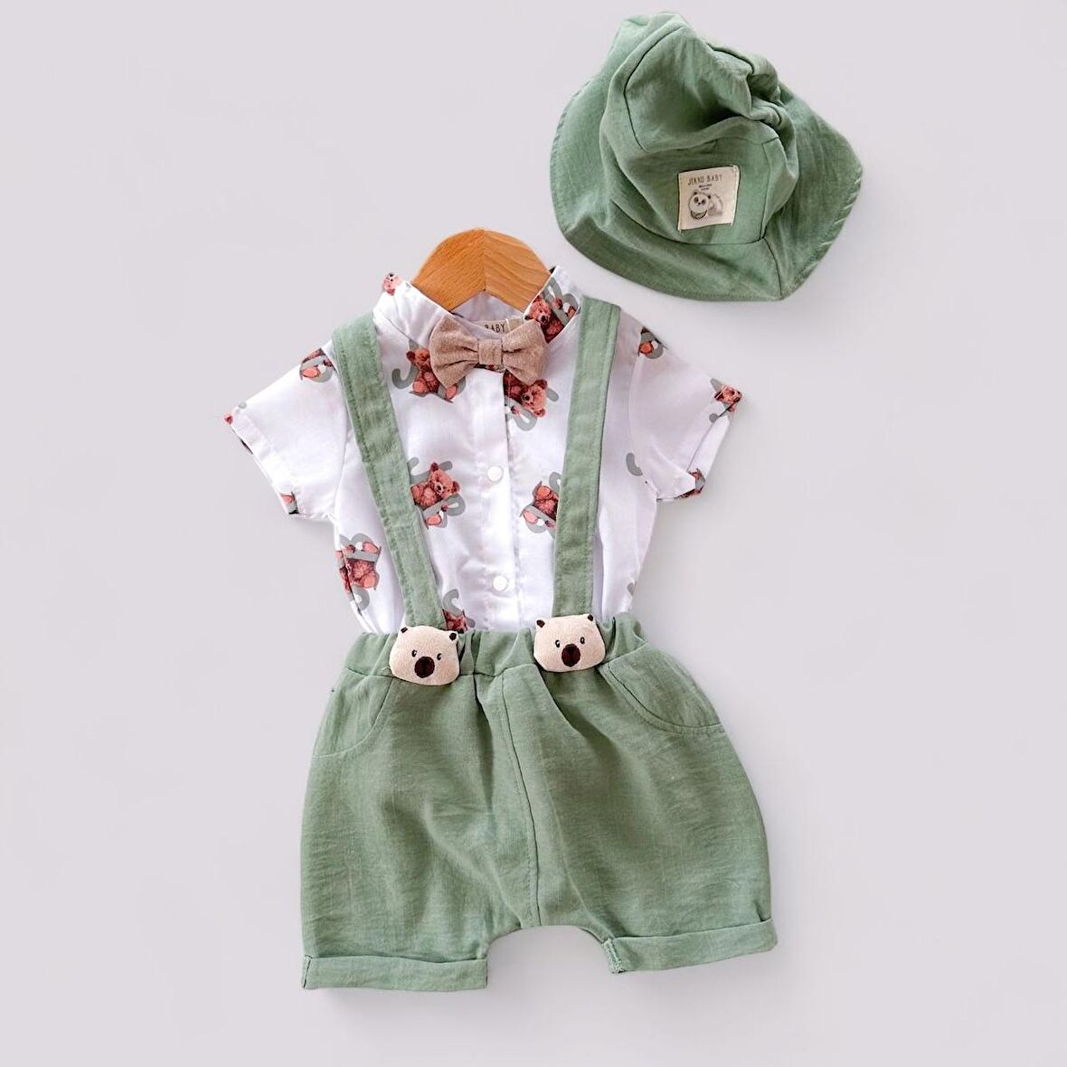 Miniğimin Cicileri Şapkalı Bear Desenli Şortlu Erkek Bebek 3 lü Takım - Yeşil
