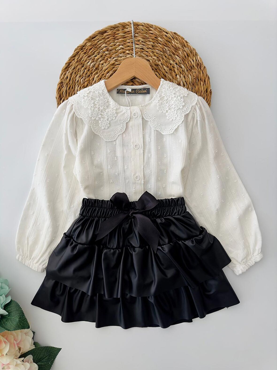 Miniğimin Cicileri Fiyonklu Deri Etekli Güpür Yakalı Kız Takım - Siyah