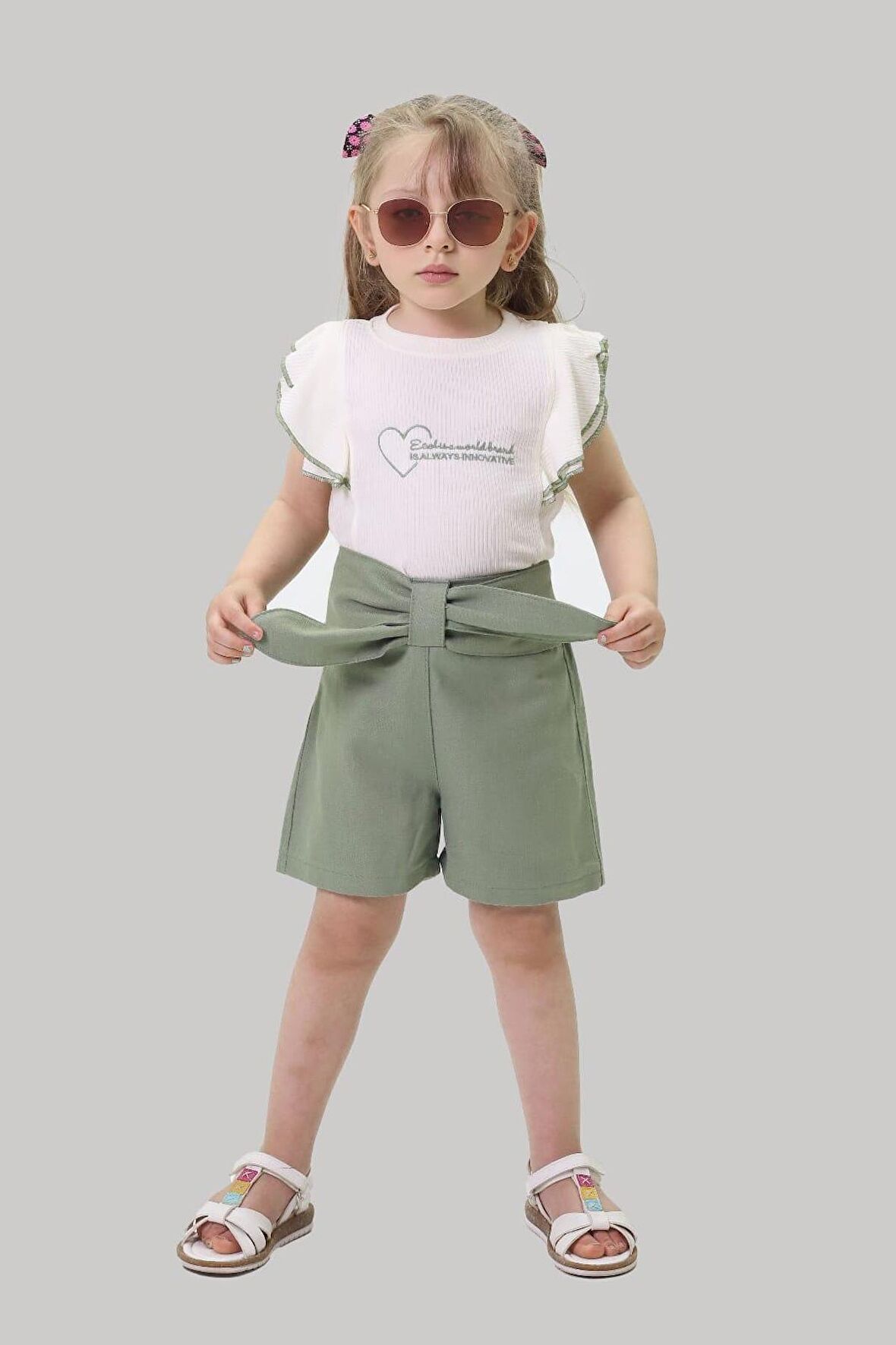 Miniğimin Cicileri Kalp Nakış Volan Kol Detaylı 2 li Şortlu takım - Yeşil