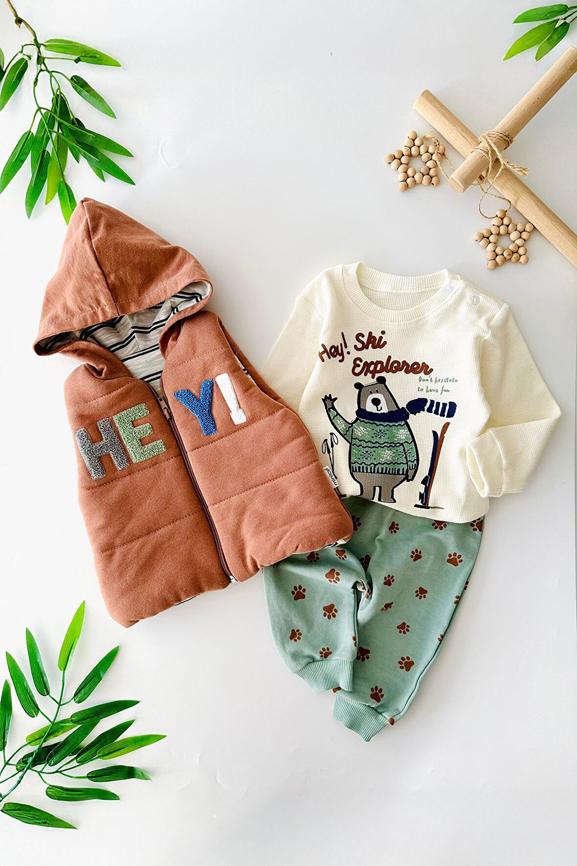 Miniğimin Cicileri (6-12 Ay) Hey panç işleme pati desen erkek bebek yelekli 3 parçalı takım - Kahve