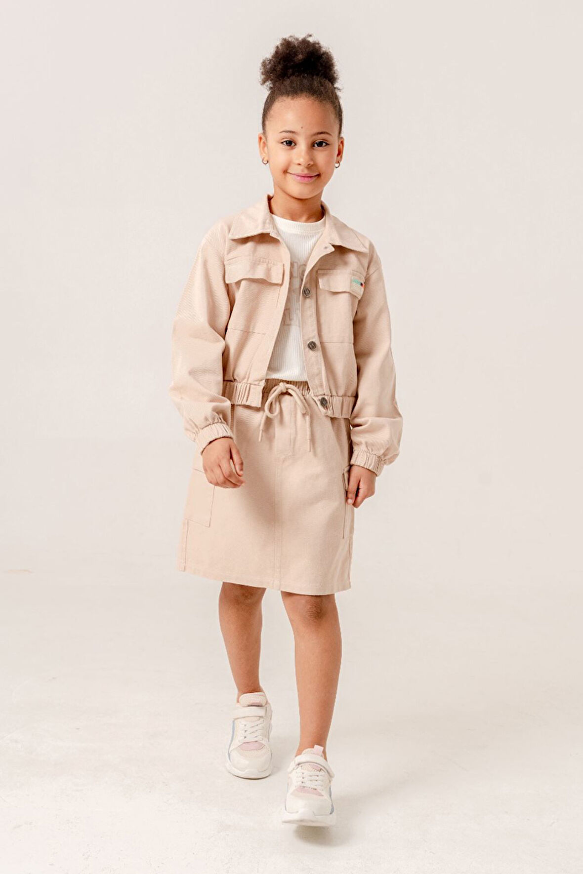 Miniğimin Cicileri (7-11 Yaş) Gabardin Kruvaze Düğmeli Yaka Ceket Etekli 3 lü takım - Bej