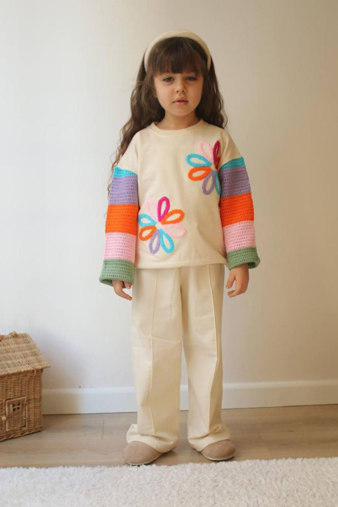 Miniğimin Cicileri Örgü Kollu Çiçek Desen 2 iplik Kız Çocuk Takım - Krem