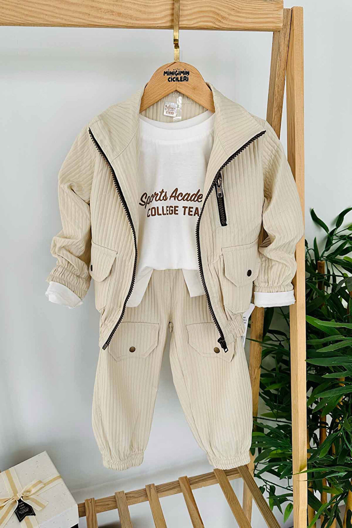 Miniğimin Cicileri Collage Tea Baskılı Çizgi 3 Boyut Desenli Erkek Çocuk 3 lü Takım - Bej