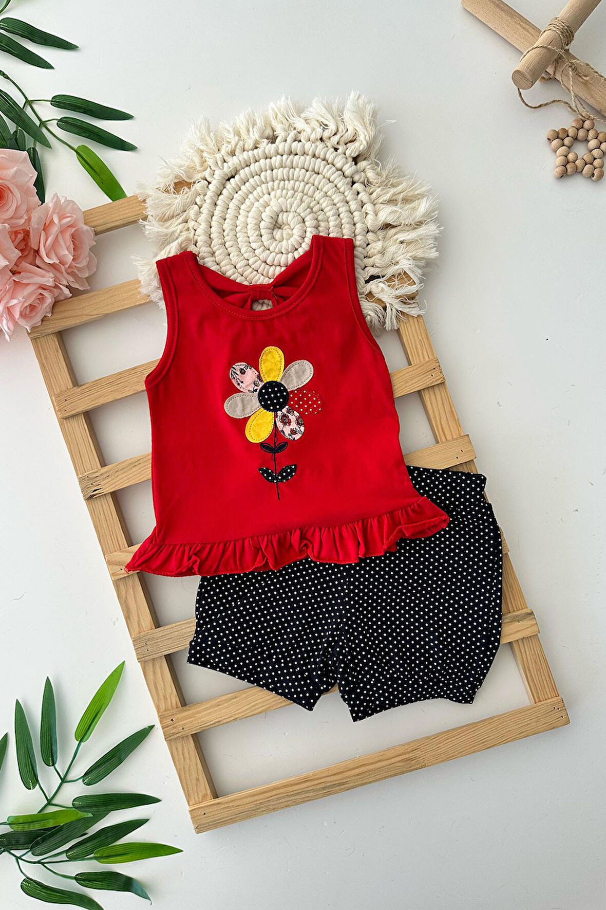 Miniğimin Cicileri Papatya Desenli Puantiye Şortlu Kız Çocuk Askılı Takım - Siyah