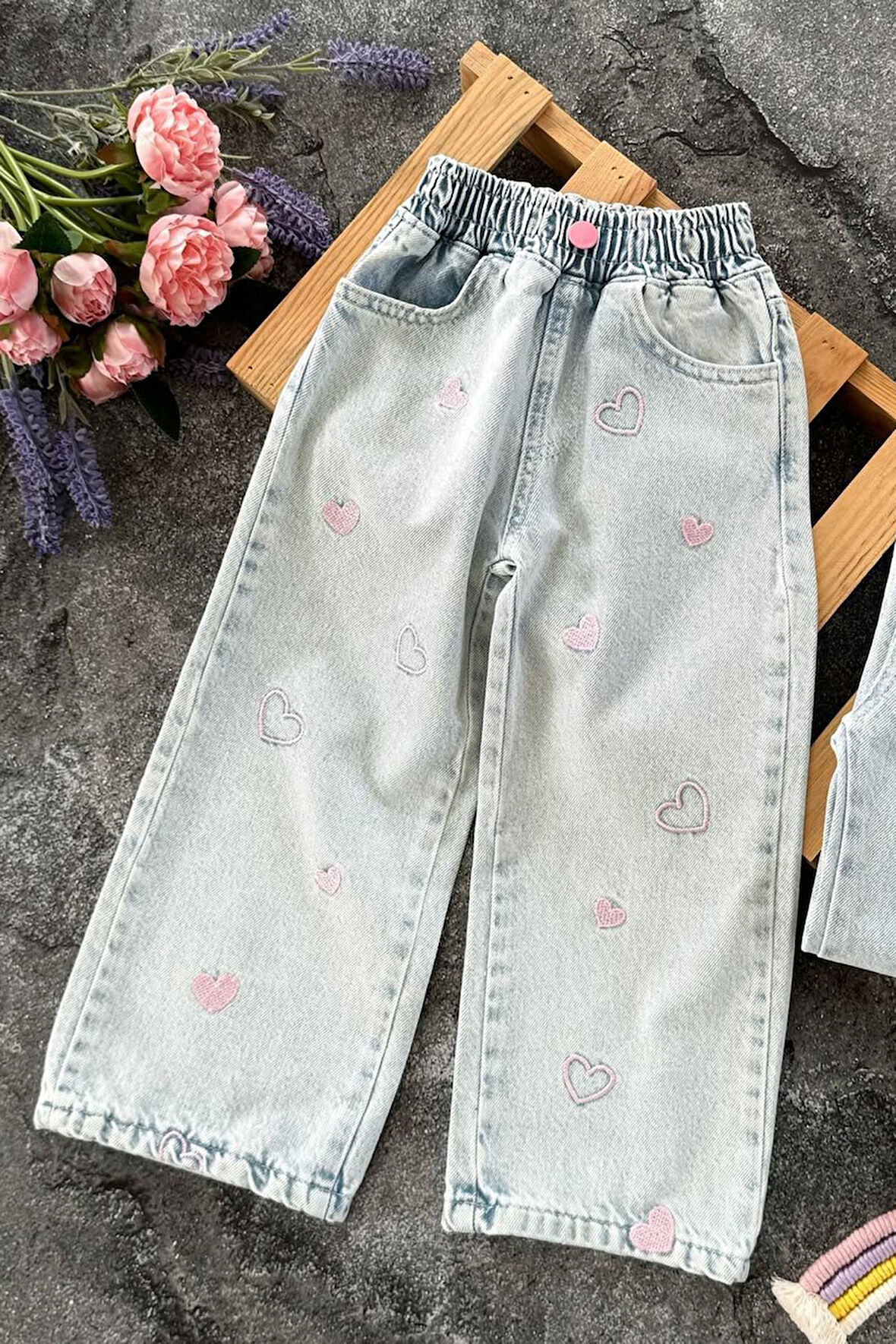 Miniğimin Cicileri Kalp İşleme Detaylı Kız Çocuk Açık Kot Pantolon - Açık Mavi