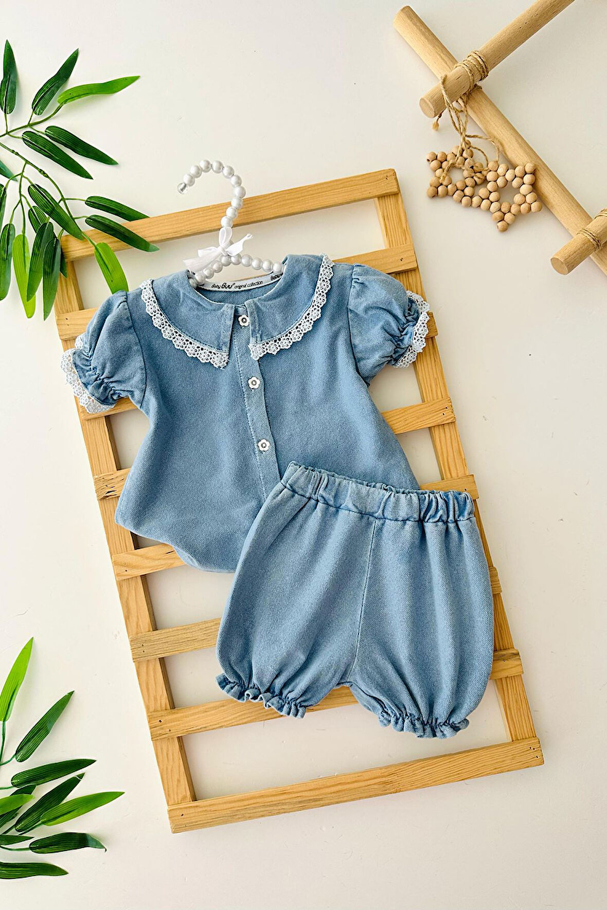 Miniğimin Cicileri Yumuşak Kot Yaka Fisto Detaylı Kız Bebe Şortlu Takım - Mavi