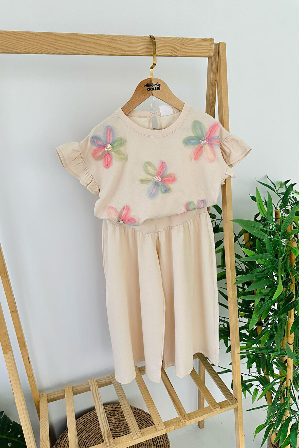 Miniğimin Cicileri Zambak Detaylı Kız Çocuk Bol Pantolonlu Kız Çocuk Penye 2 li Takım - Krem