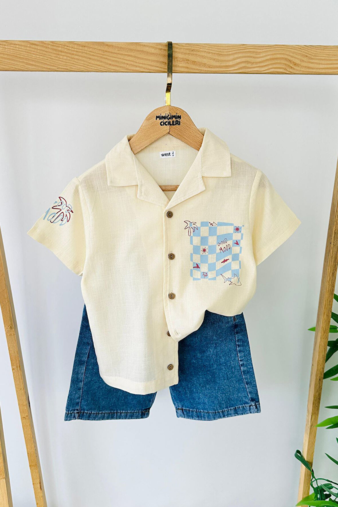 Miniğimin Cicileri Keten Palmiye Baskılı Kısa Kollu Erkek Çocuk Gömlekli Kot Şortlu Takım - Krem