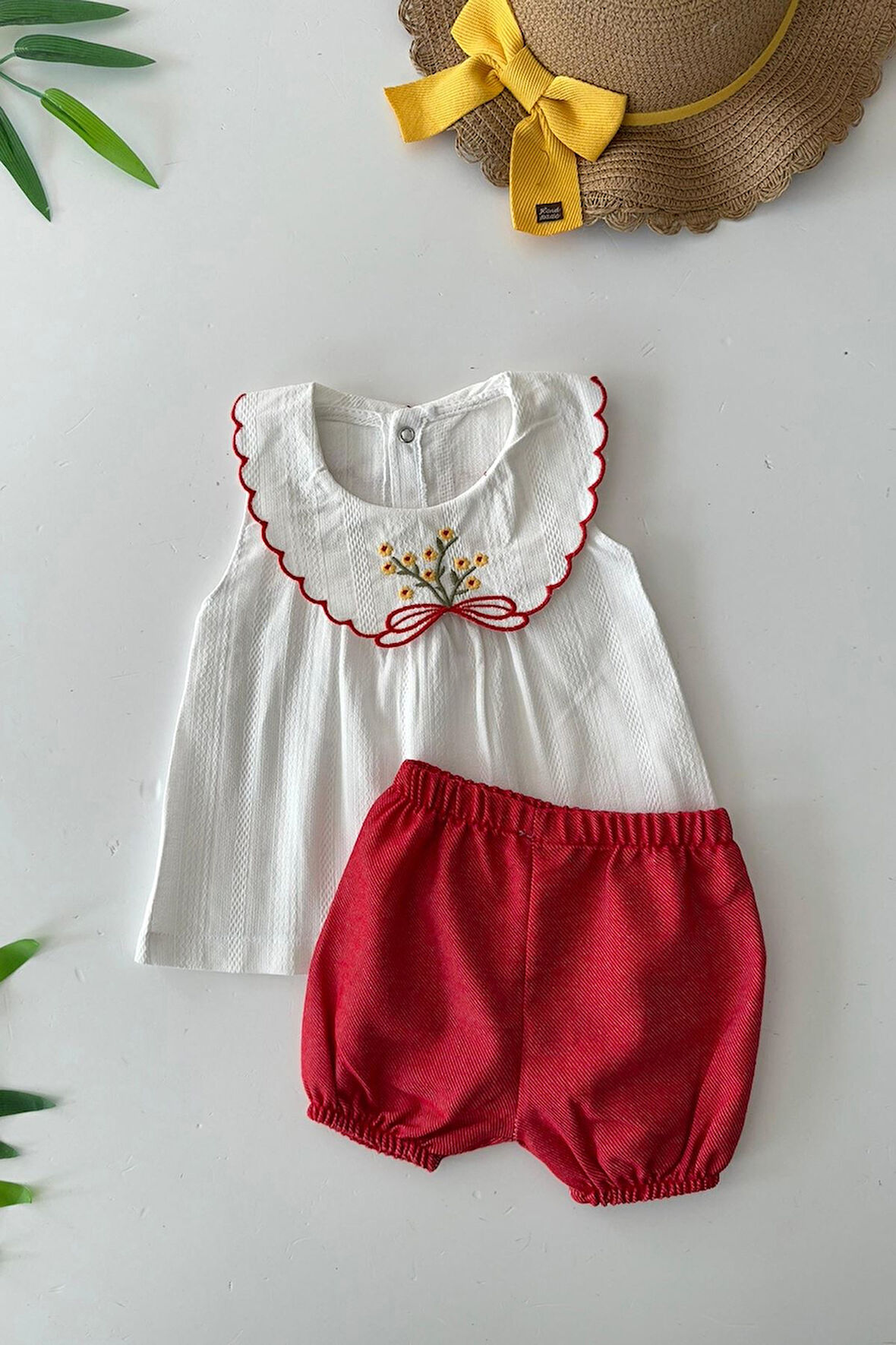 Miniğimin Cicileri Yaka Nakış Detaylo Şortlu Kız Bebe 2 li Takım - Kırmızı