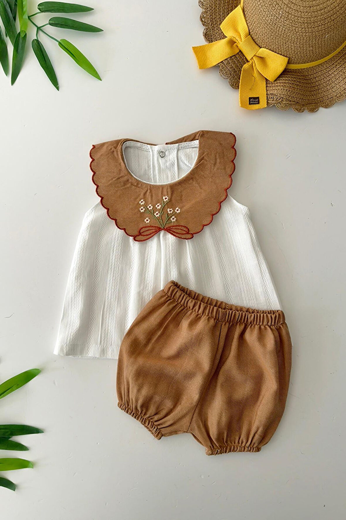 Miniğimin Cicileri Yaka Nakış Detaylo Şortlu Kız Bebe 2 li Takım - Kahverengi