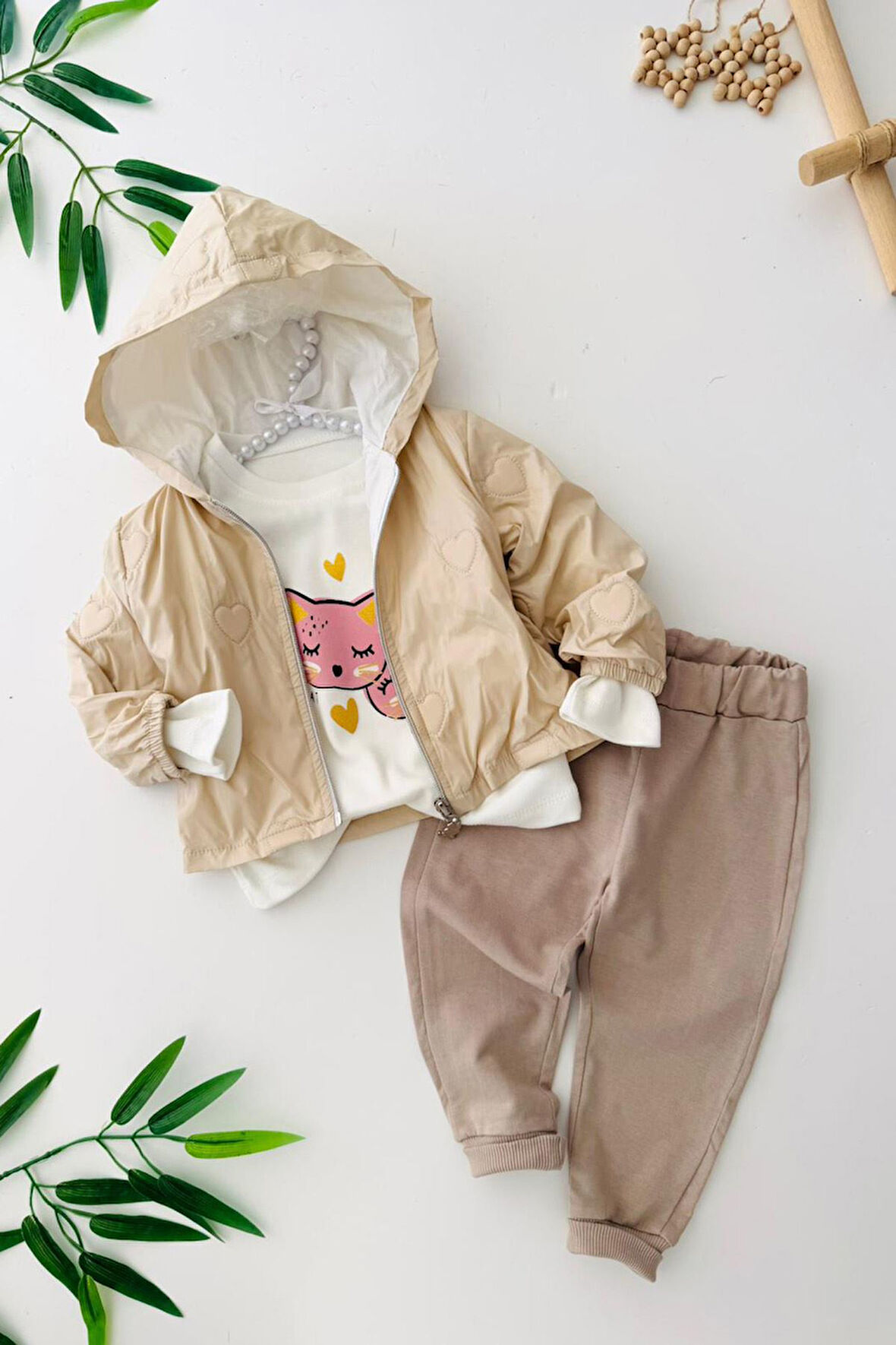 Miniğimin Cicileri Kalp Baskı Yağmurluklu Kız Bebe 3 Lü Takım - Bej