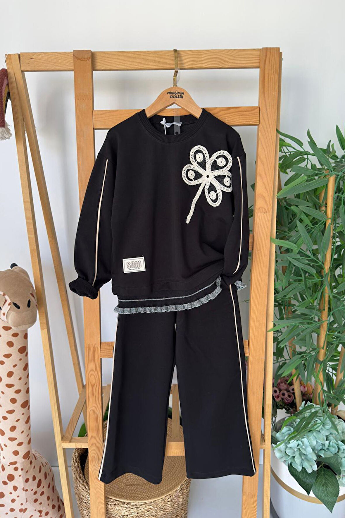 Miniğimin Cicileri Çiçek Nakış İşleme Detaylı Triko Ribanalı Kız Çocuk 2 li Takım - Siyah
