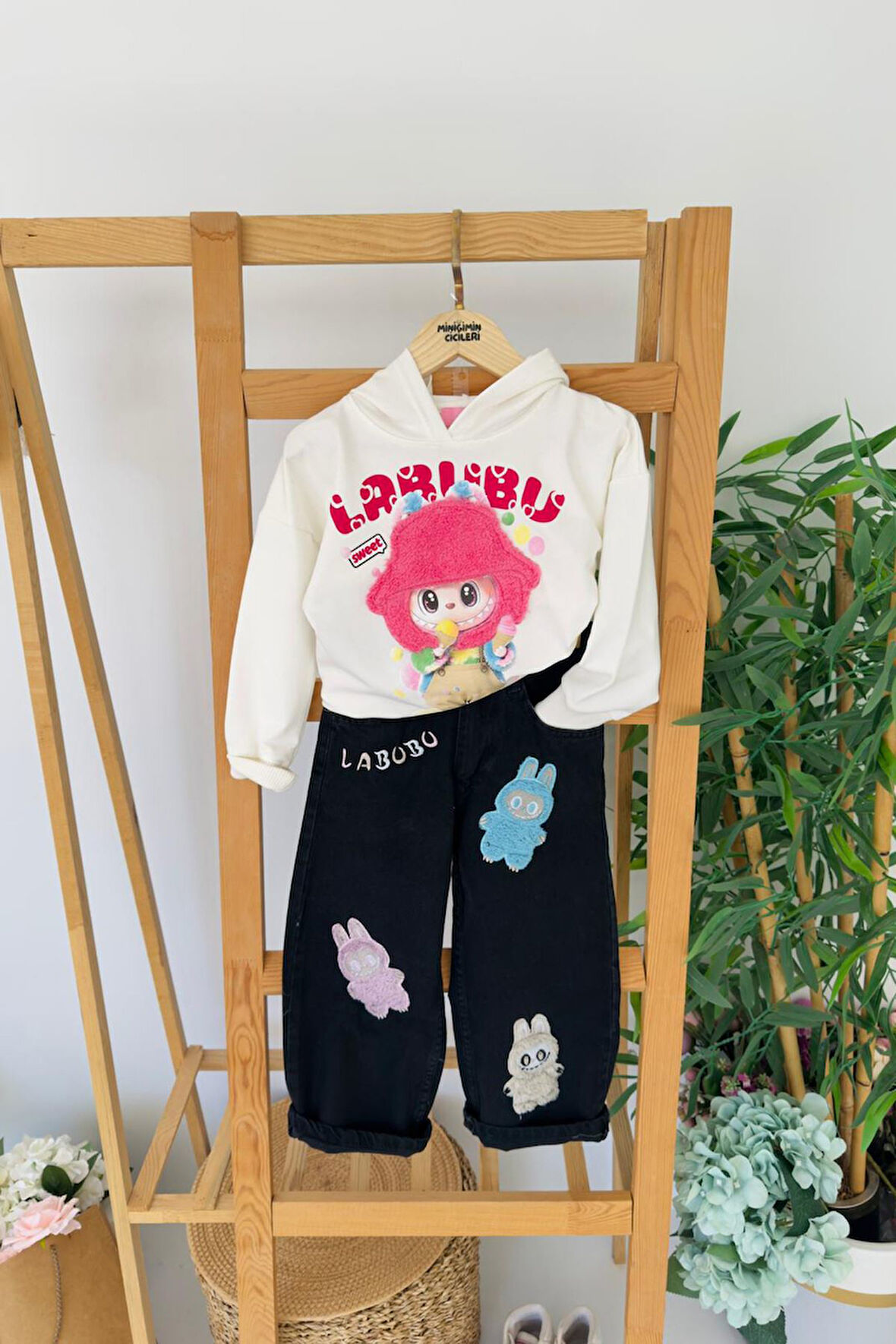 Miniğimin Cicileri Labubu Welsoft İşleme Kız Çocuk Kapüşonlu Kotlu Takım - Siyah