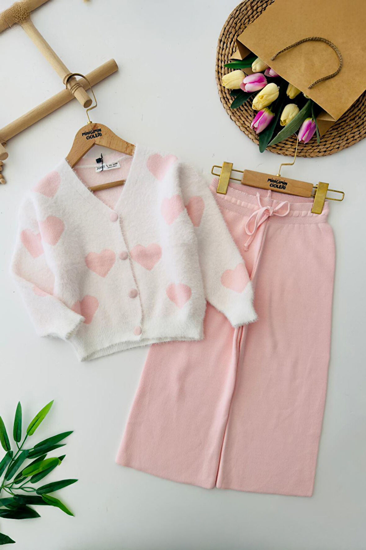 Miniğimin Cicileri Yumoş Kalp Desenli Kız Çocuk Hırkalı Triko Takım - Pembe