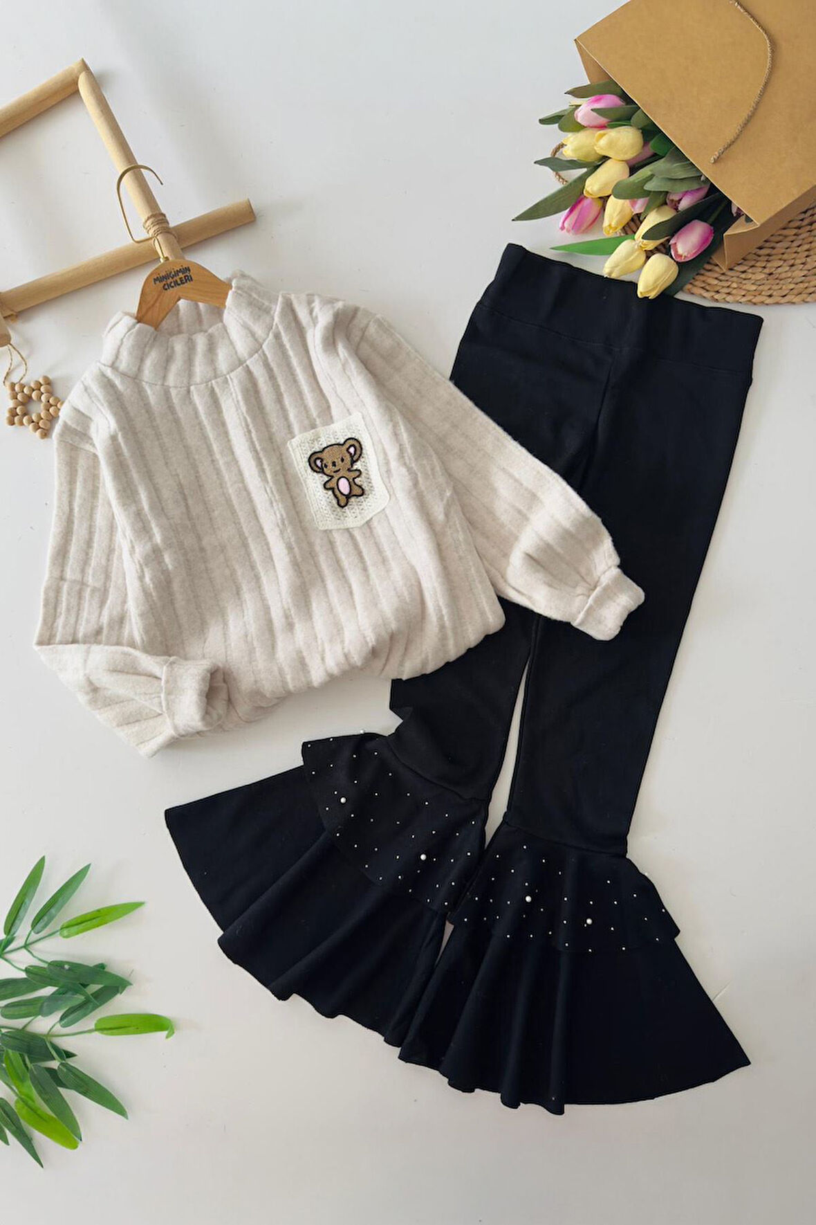 Miniğimin Cicileri Yumoş Cep Ayıcık Örgü Detaylı Kız Çocuk İspanyol Takım - Gri