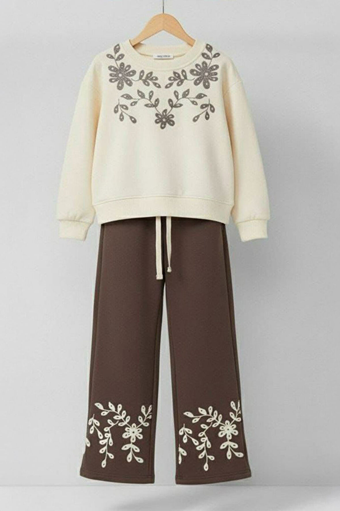 Miniğimin Cicileri Çiçek Simli Kabartma Baskılı  Sweat & Geniş Paça Kız Çocuk Takım - Kahve