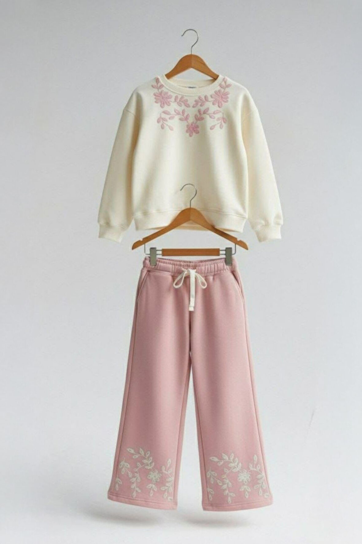 Miniğimin Cicileri Çiçek Simli Kabartma Baskılı  Sweat & Geniş Paça Kız Çocuk Takım - Pembe