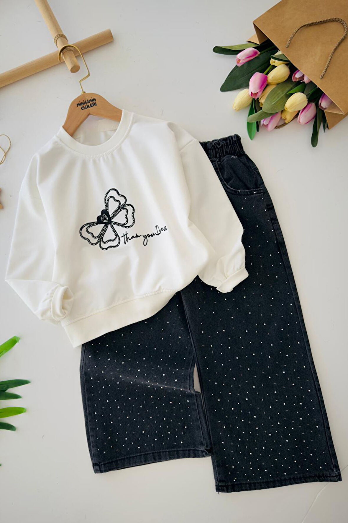 Miniğimin Cicileri Kelebek Nakış Detaylı Kız Çocuk Bol Taşlı Pantolonlu Takım - Siyah