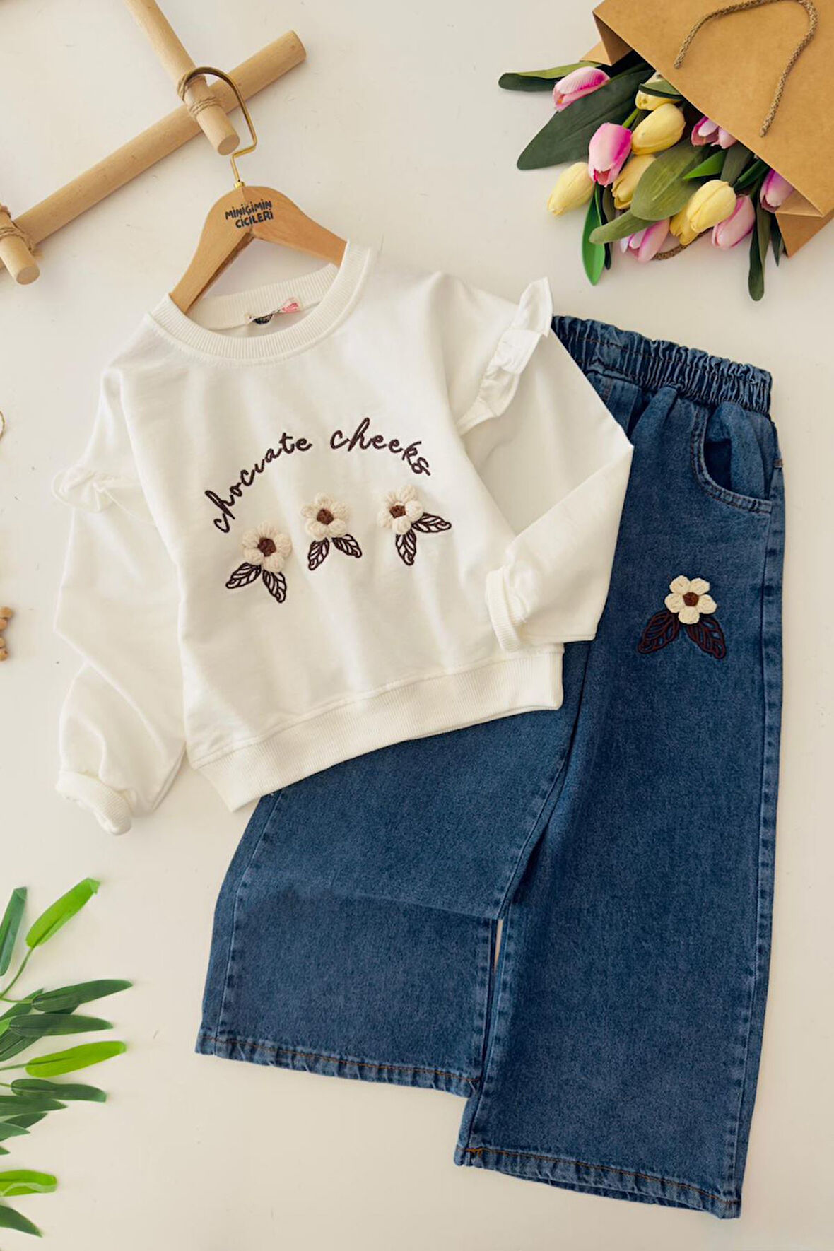Miniğimin Cicileri Çiçek Nakışlı Sweat & Kot Pantolon 2’li Kız Takımı  - Ekru