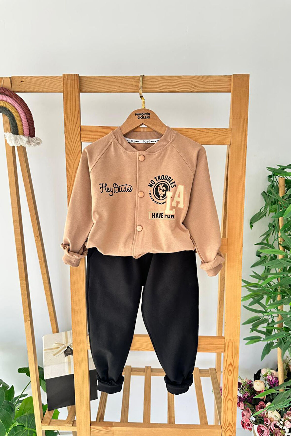 Miniğimin Cicileri LA Baskılı Sweat ve Pantolon 2 li Erkek Takımı - Kahverengi