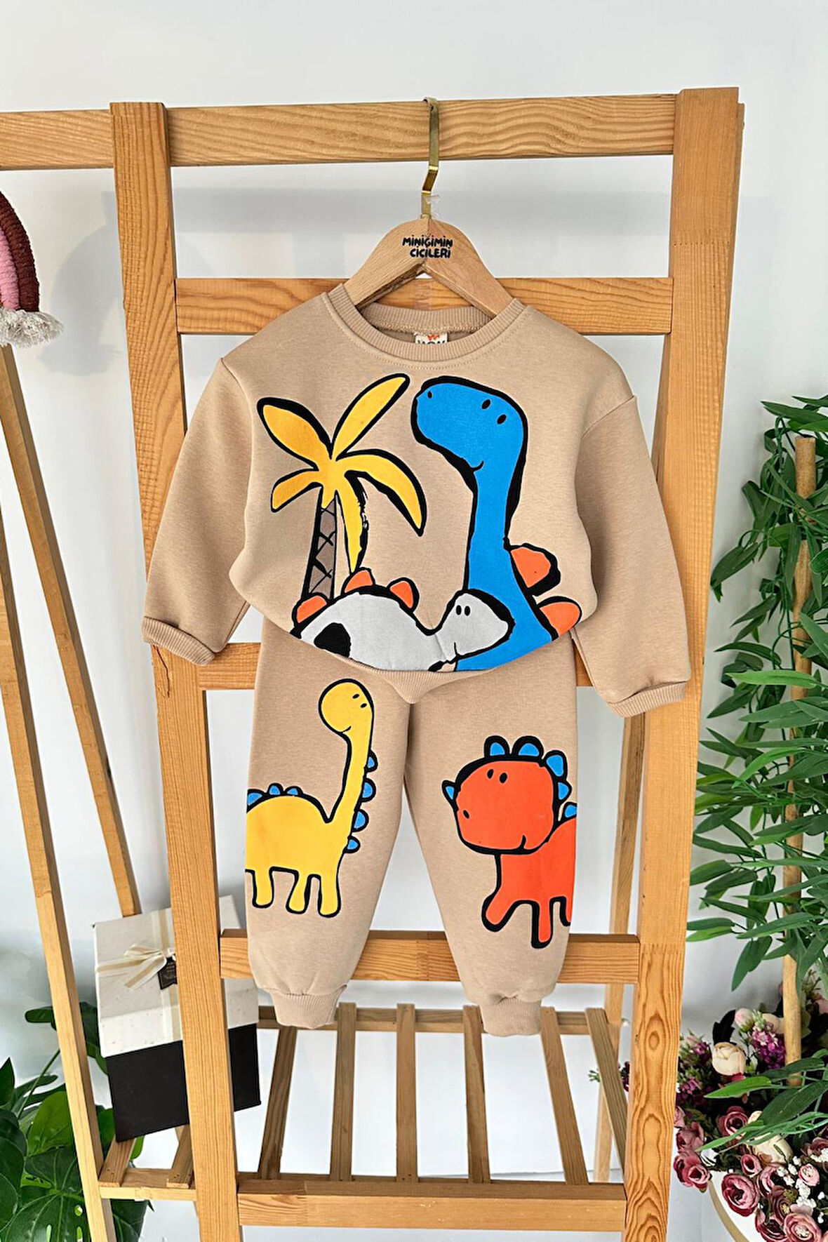Miniğimin Cicileri Dino Baskılı Renkli Erkek Çocuk 2 li Kışlık Takım - Kahverengi