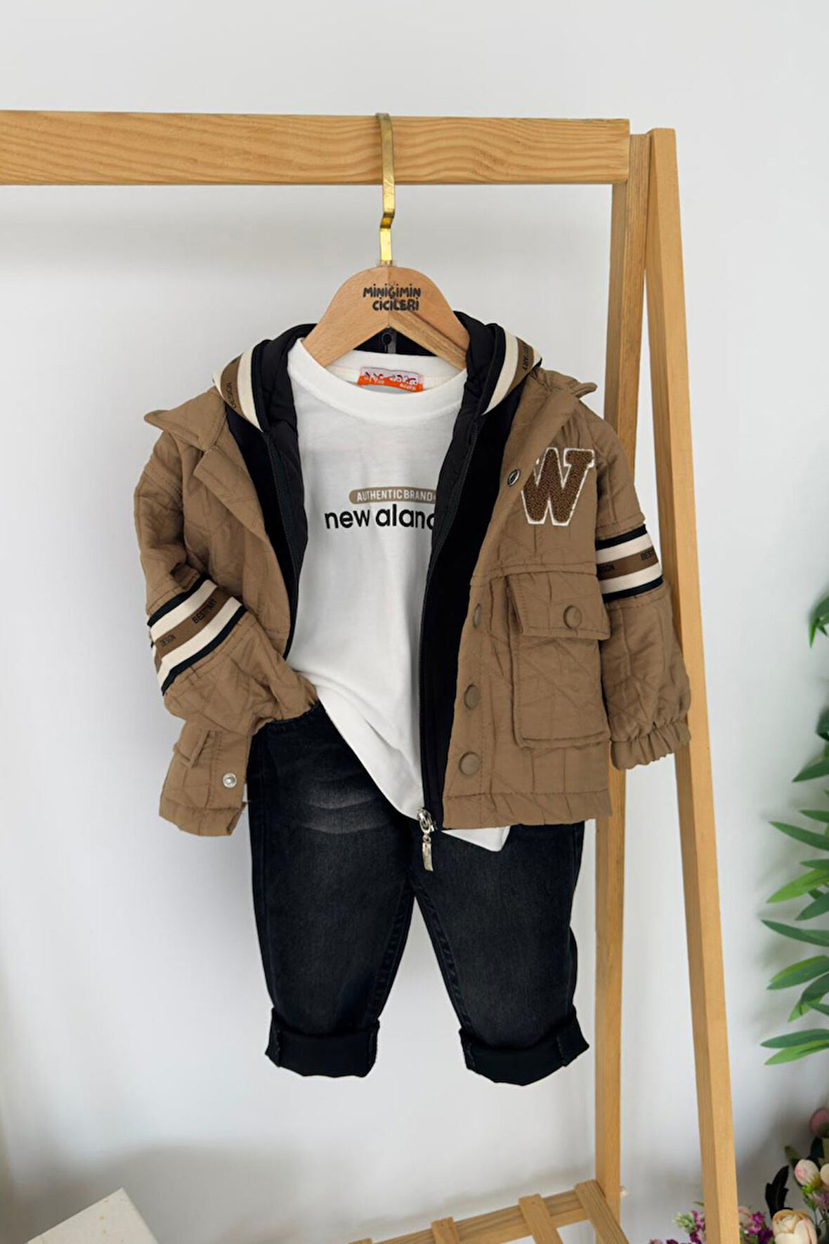 Miniğimin Cicileri W Panç İşleme Detaylı 4 lü Erkek Çocuk Kapüşonlu Takım - Toprak